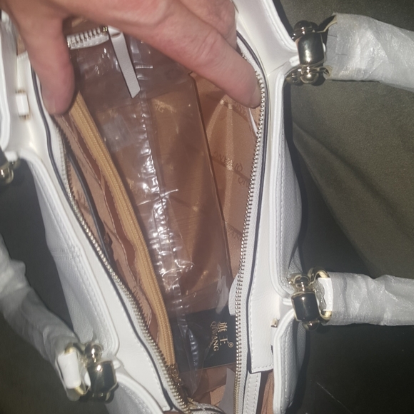 Handbag - Picture 2 of 6